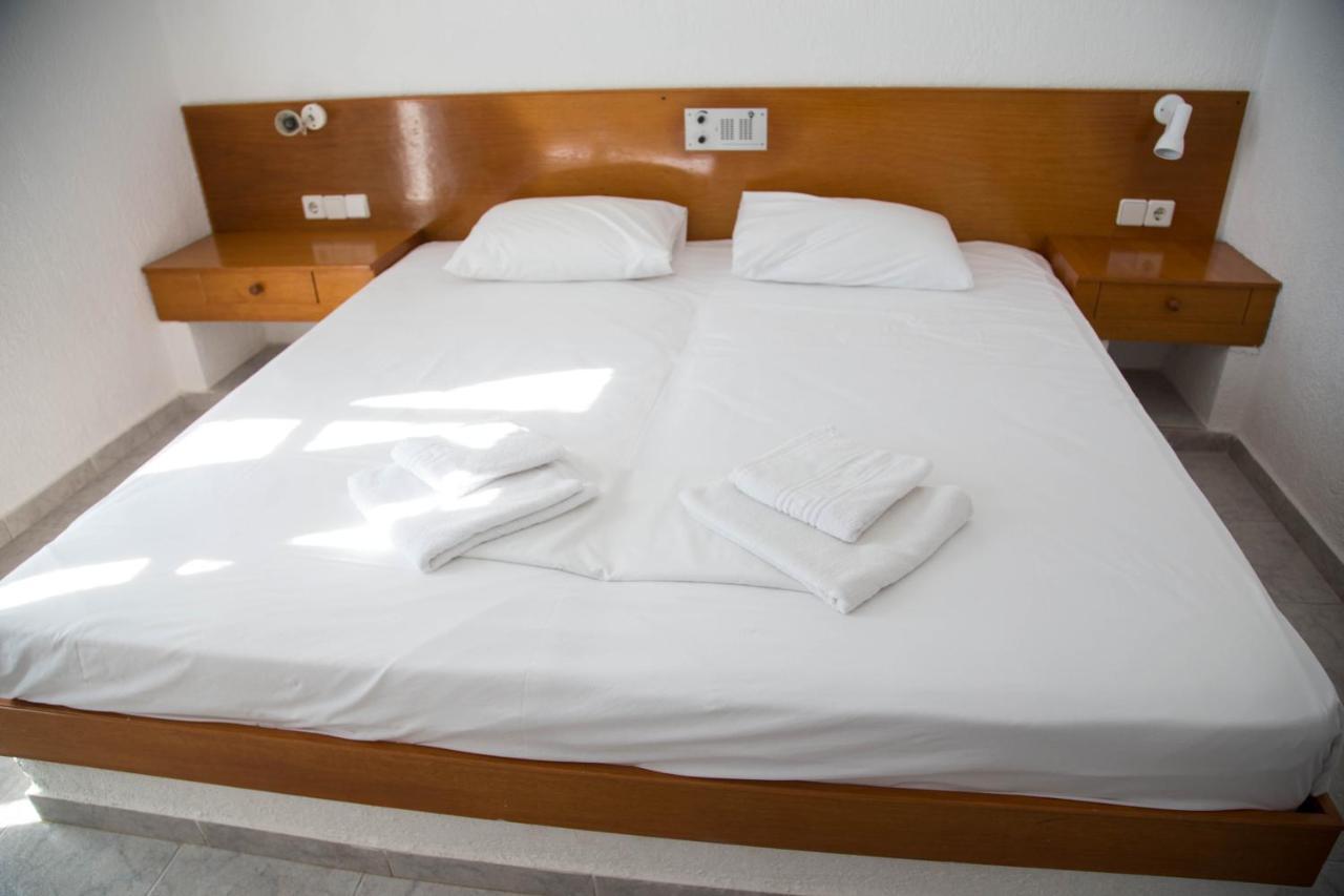Aparthotel Artemis Makrýgialos Exteriér fotografie