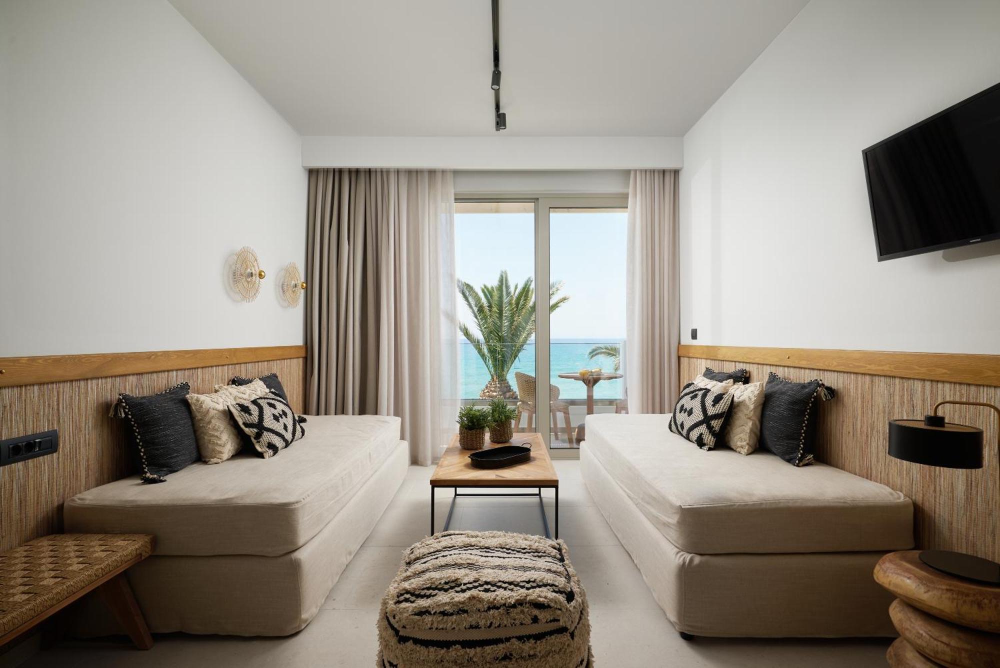 Aparthotel Artemis Makrýgialos Exteriér fotografie